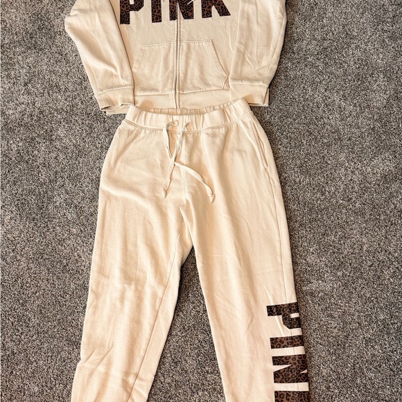 PINK Victoria Secret 2 piece hoodie and jogger sweatpants Set - Cream & leopard - Picture 2 of 6